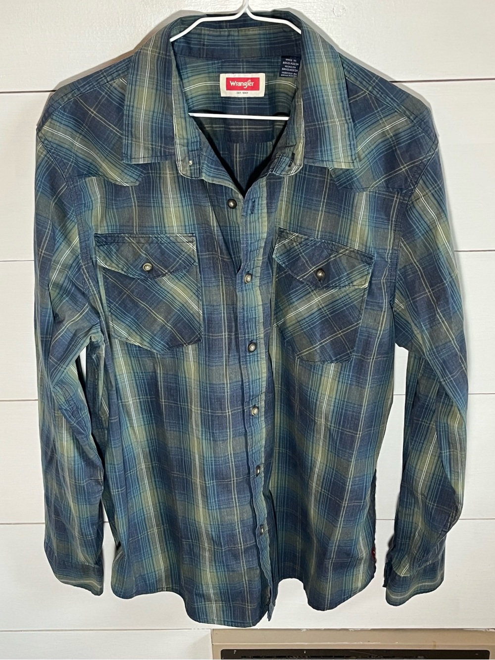 Wrangler Green and Blue Plaid Button-Down Shirt